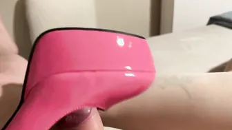 SHOEJOB with pink platform milk colored pantyhose hand job.Hugest sole cummed