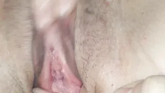 Fingers my SNATCH into intense close up until PULSATING ORGASM