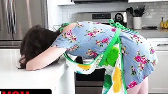 Dinner porn video – Perv Cougar - Step Milf Is Upset About Burning Dinner