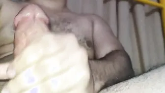 TURNED ON DUDE SOLO MASTURBATING GIGANTIC CUM