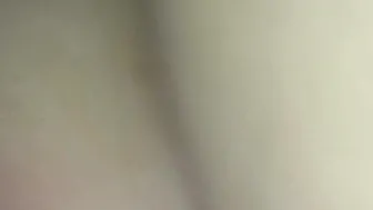 AMATEUR SE MASTURBA EL COÑO