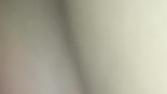 AMATEUR SE MASTURBA EL COÑO