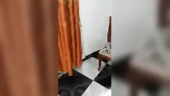Su esposa lo pilla teniendo sexo con otra