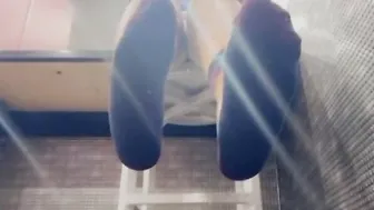 ZolaFoxxx Sweaty Gym Feet Inside Gym