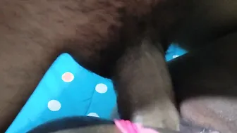 Cogiendo de cerca panty hacia un lado