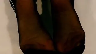 Nylon Tights to please your Toes Bdsm