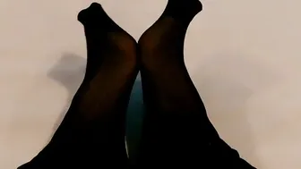 Nylon Tights to please your Toes Bdsm