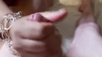 eastern hand job toes and creampie on hand