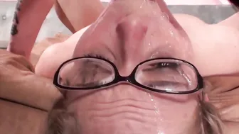 Absolutely good teenager loves sucking off dick