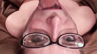 Absolutely good teenager loves sucking off dick