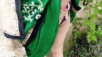 Sonali Randi Ne Khet Me Outdoors Ke Beech Choot Me