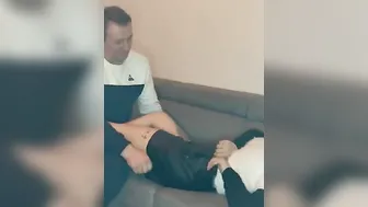 Prise en flag en pleine masturbation