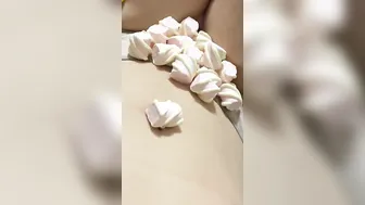 Marshmello on weet snatch