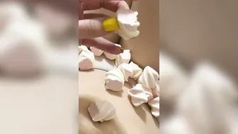 Marshmello on weet snatch