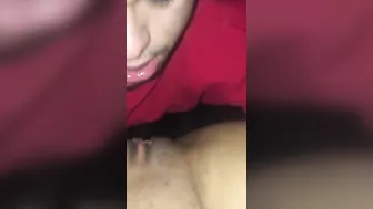 Leg Shaking Snatch Eating