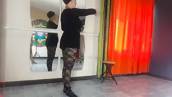 Spank ballerinas booty. Bad stripper (Regina Noir). The professor scolds fucks inside the mouth Web Cam one
