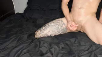 Babe Latino Solo Grind Thick Pierced Penis With Creampie
