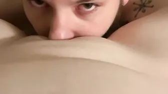 Daddy eats me out and makes me cum