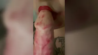 Sinrose destroyed her lipstick