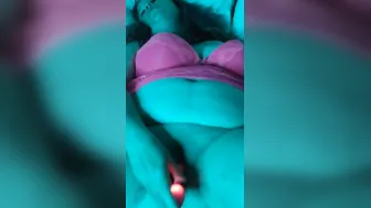Bombshell cougar having fun with sex toy and squirting