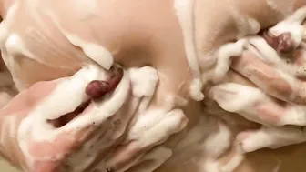あわあわおっぱいマッサージ