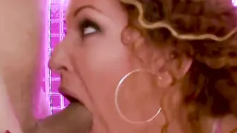 Dicksucking curly mom Enjoying doggy and cowgirl pussyfuck
