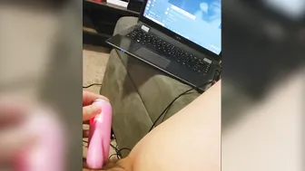 pawg fucks her cunt with a dildo for her discord mod daddy