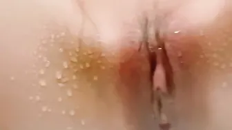 【ヤリマン無修整】今日もシャワーオナニー クリが気持ち良くなってくぱぁー♡ぱっくり開いた穴の奥まで見て♡