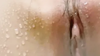 【ヤリマン無修整】今日もシャワーオナニー クリが気持ち良くなってくぱぁー♡ぱっくり開いた穴の奥まで見て♡