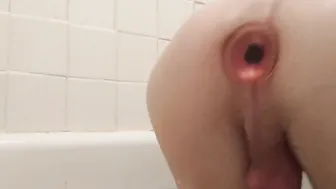 Daisy Gatsby having fun around into the bath