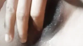 Nepali goddess wifey fingered her cummed vagina || सेक्सी बुढी चिक्न नपाएर पुति खेलाउँदै ||