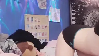 Smoke sesh and masturbate with me ♡