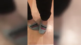 Je vous présente mes chaussettes et mes pieds