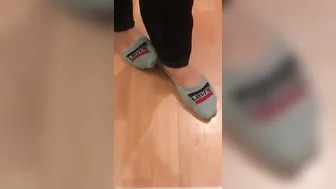 Je vous présente mes chaussettes et mes pieds