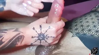 Kiss’Ink| Gros plan sur sa bite. Sextoy prostate et branlette huilée. Orgasme extreme