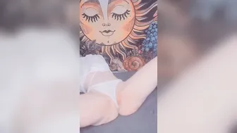 sweet solo play with anal fisting and close up orgasm