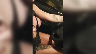 Jugando en la calle con mi amiga morbosa
