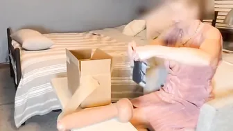 Strap porn video – Miss A unboxes her new LG Duke from Mr Hankeystoys.