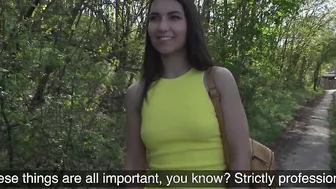 Pubic Agent Italian Beauty Moona Snake into a Tight Yellow