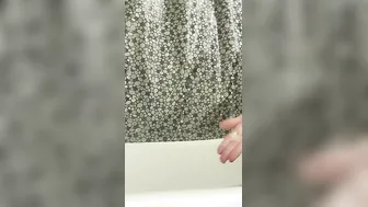 Beauty toes bath tub
