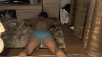 muscle stud with crazy sexy body make sexy strip dance