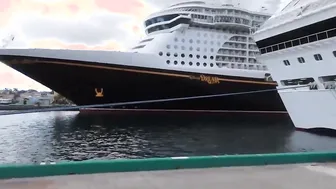 Angelina Castro Watches Virgo Peridot Gives A ORAL SEX On The Sea