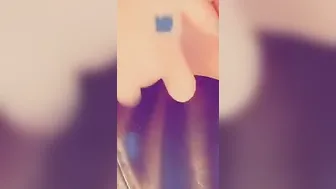 Fya Finger Fuck her super sexy fat leaking snatch
