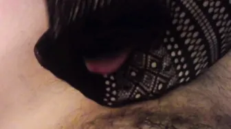 IMPROVISED TURF JOB WITH TIGHTS- SHE MAKE ME CUM ON HER TOES- JIZZED TOES- STOCKINGS CUM COVERED