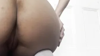 Bae Black Big Boobed British women practices twerking and shaking booty