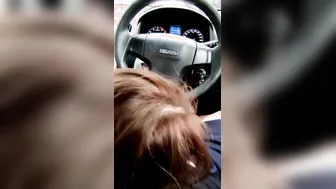 Outdoor Head inside vehicle เน็ทฟลิกซ์ก็กำลังสนุกควยก็อร่อย ดูดไปดูไป