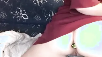 Dancing with her fat butt and waiting for a penis
