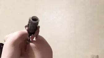Having Fun with my anal with a common comb