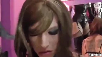 Sissy Blows Penis