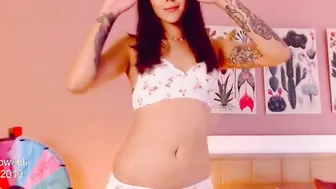 The goddess and apparent innocence of this Colombian cunt with mouth with
